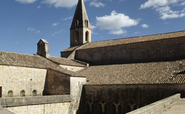 Abbaye du Thoronet billetterie visite touristique monument-national mon- cse-by-ce-multi-entreprises avantage salarié réduction économie pouvoir d’achat