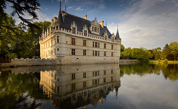 Château d'Azay-le-Rideau billetterie visite touristique monument-national mon- cse-by-ce-multi-entreprises avantage salarié réduction économie pouvoir d’achat