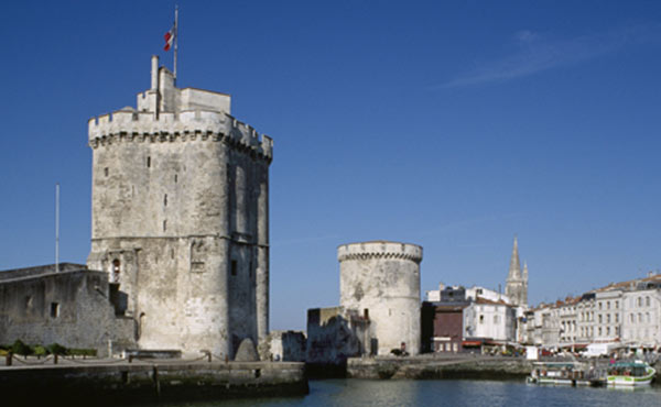 Tours de La Rochelle billetterie visite touristique monument-national mon- cse-by-ce-multi-entreprises avantage salarié réduction économie pouvoir d’achat